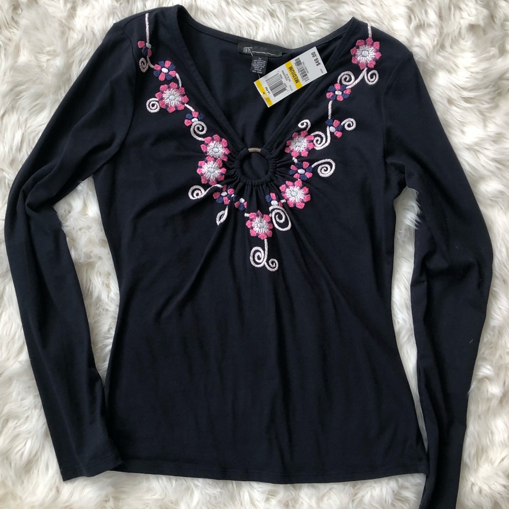 Inc navy blue floral embroidered “LA PAZ” top